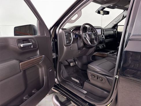 Used 2019 Chevrolet Silverado 1500 LT Trail Boss AWD/4WD image 3