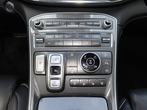 Used 2023 Hyundai Santa Fe Limited image 23