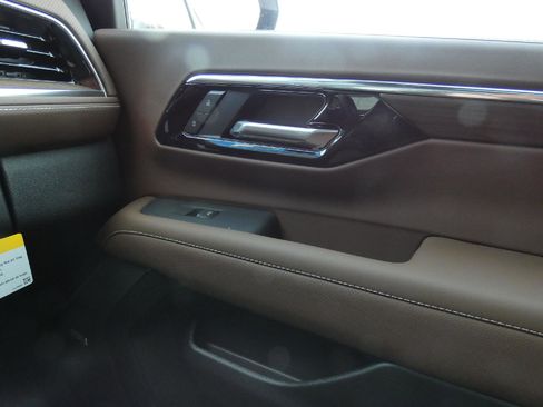 New 2026 Chevrolet Suburban High Country image 26