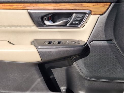 Used 2018 Honda CR-V Touring image 23