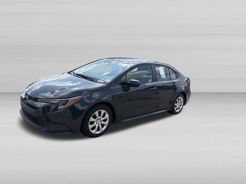 Used 2025 Toyota Corolla LE FWD image 9