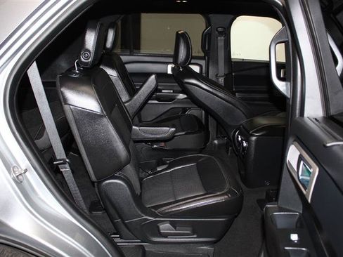 Used 2020 Ford Explorer Limited RWD image 34