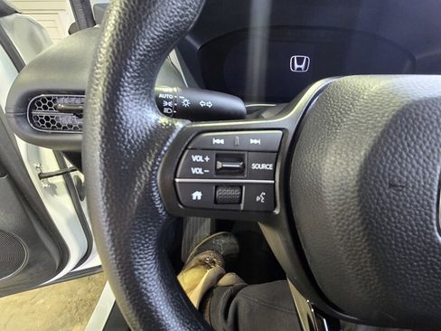 Used 2024 Honda HR-V LX image 16