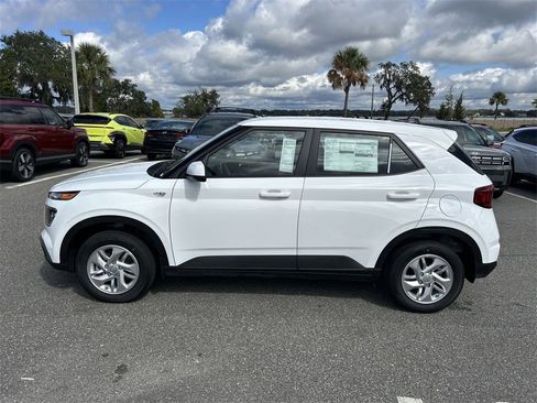 New 2026 Hyundai Venue SE image 13