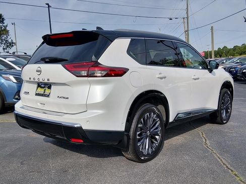 Certified 2025 Nissan Rogue Platinum w/ Tech Package FWD image 3