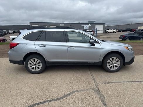 Used 2016 Subaru Outback 2.5i Premium AWD/4WD image 8