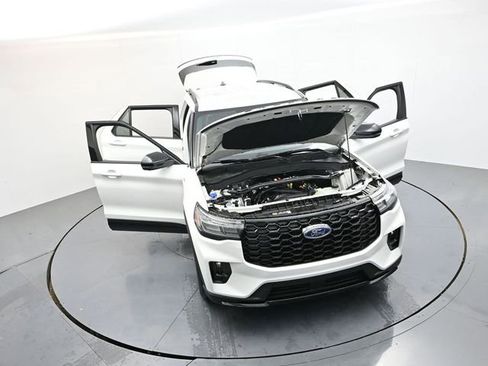 Used 2026 Ford Explorer ST-Line RWD image 35