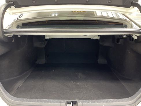 Used 2021 Toyota Camry LE image 22