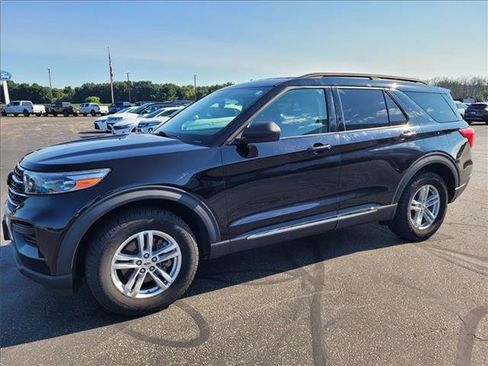 Used 2020 Ford Explorer XLT AWD/4WD image 1