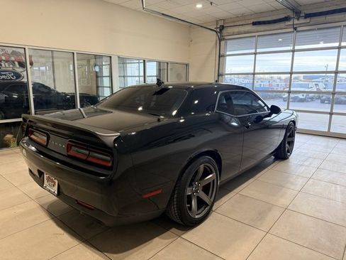 Used 2019 Dodge Challenger SRT Hellcat Redeye image 5