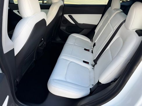 Used 2020 Tesla Model Y Long Range image 11