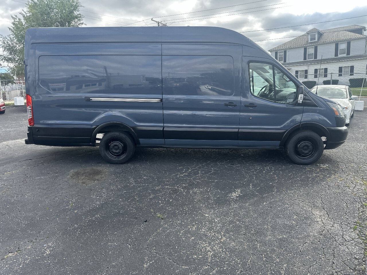 Used 2019 Ford Transit 250 148 High Roof Extended RWD image 2