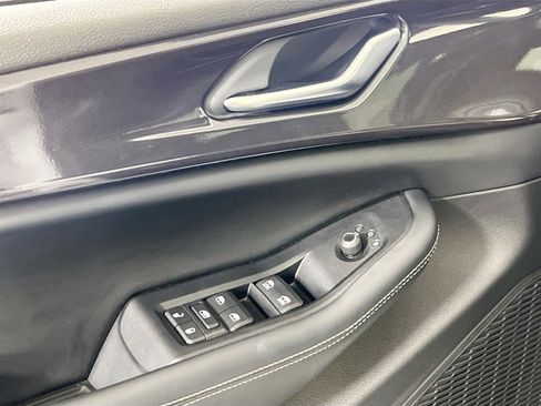 Used 2023 Jeep Grand Cherokee Altitude image 17