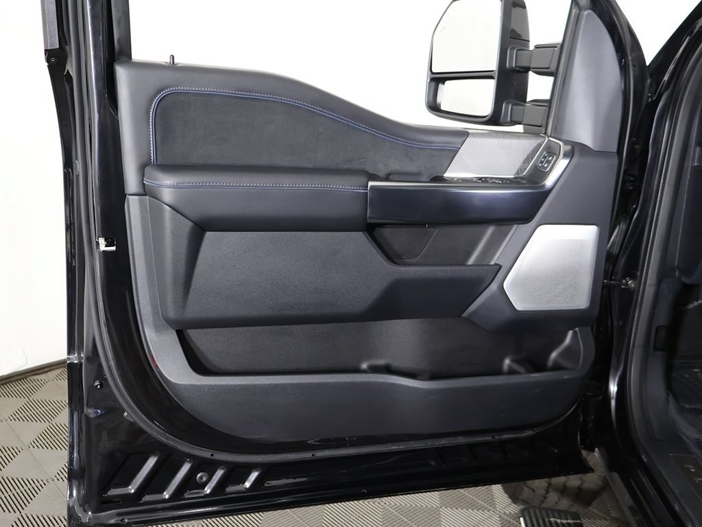Used 2025 Ford F250 Platinum AWD/4WD image 29