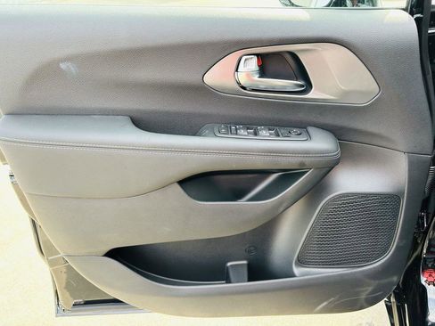 New 2026 Chrysler Voyager LX image 13