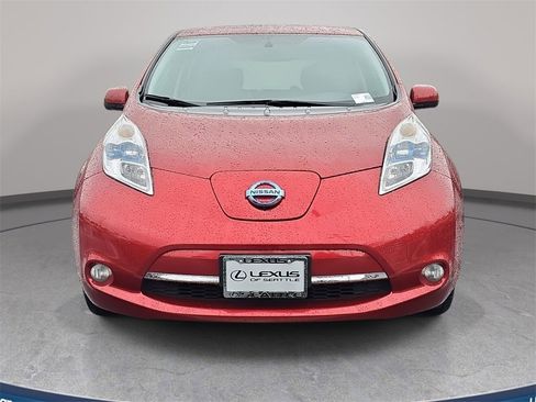 Used 2015 Nissan Leaf SL w/ Premium Package image 2