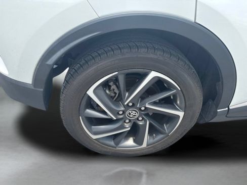 Used 2022 Toyota C-HR Limited FWD image 35