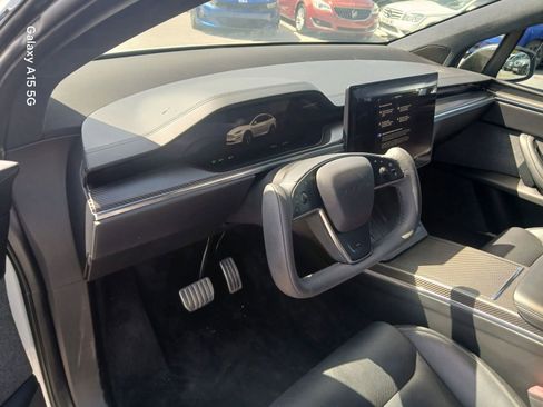 Used 2022 Tesla Model X Plaid image 10