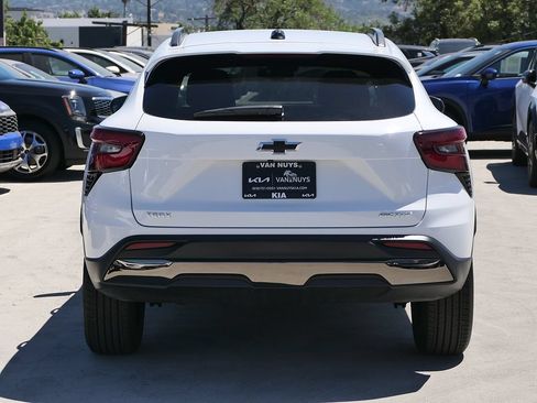 Used 2026 Chevrolet Trax ACTIV FWD image 5
