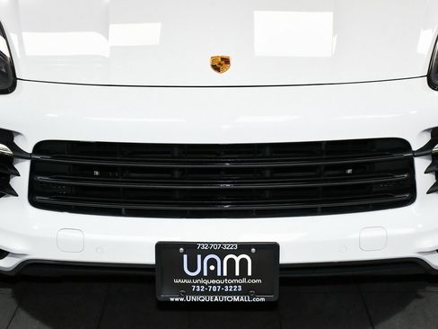 Used 2022 Porsche Cayenne Coupe image 71