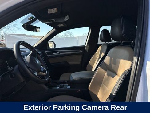 Used 2022 Volkswagen Atlas Cross Sport SE w/ Black Wheel Package image 11