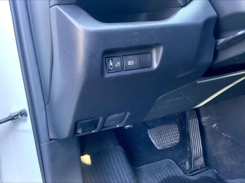 Certified 2024 Toyota RAV4 XLE FWD image 33