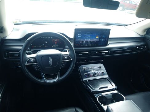 Used 2021 Lincoln Nautilus FWD image 18