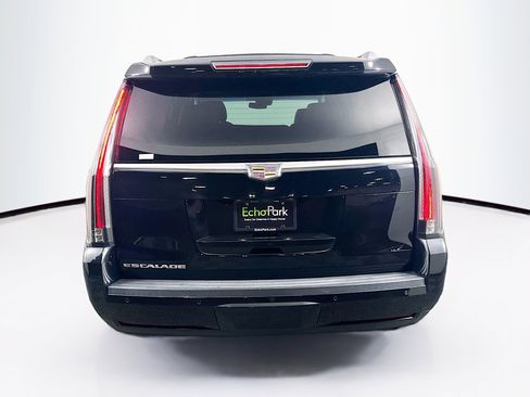 Used 2018 Cadillac Escalade Luxury image 7