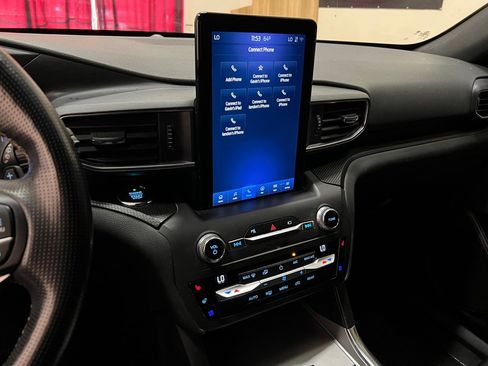 Used 2020 Ford Explorer ST w/ ST Street Pack image 23