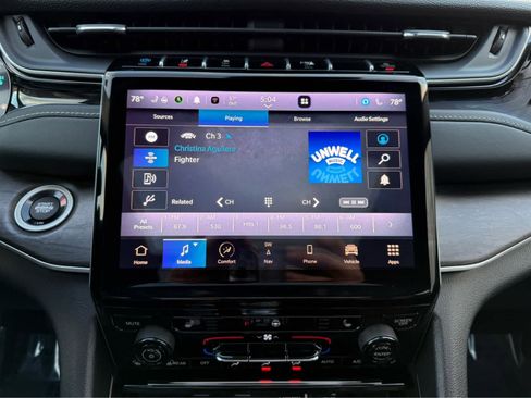 Used 2023 Jeep Grand Cherokee 4WD 4xe image 16