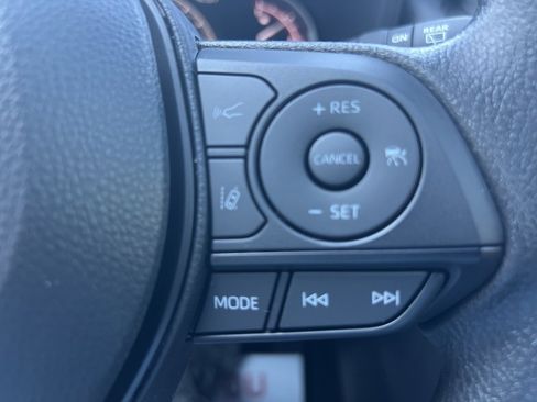 Used 2025 Toyota RAV4 XLE image 34