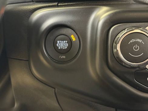 Used 2022 Jeep Wrangler Unlimited Sport AWD/4WD image 39