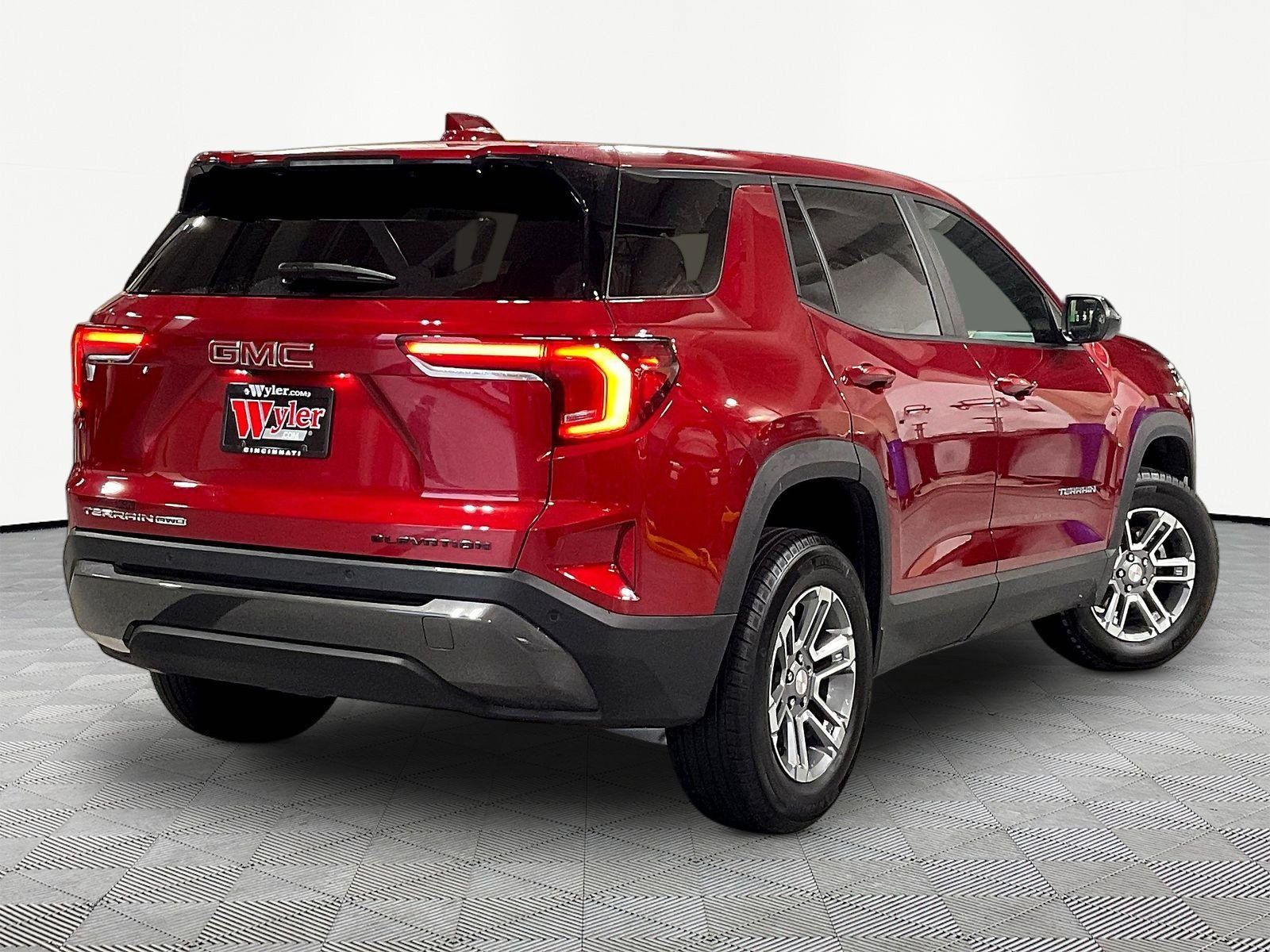 Used 2025 GMC Terrain Elevation AWD/4WD image 6