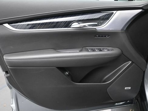 Certified 2024 Cadillac XT6 Premium Luxury w/ LPO, Floor Liner Package AWD/4WD image 9