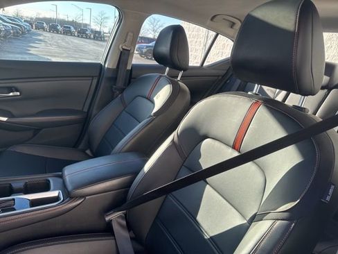 Used 2021 Nissan Sentra SR w/ SR Premium Package image 10