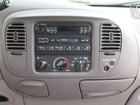 Used 1997 Ford F150 Lariat RWD image 12