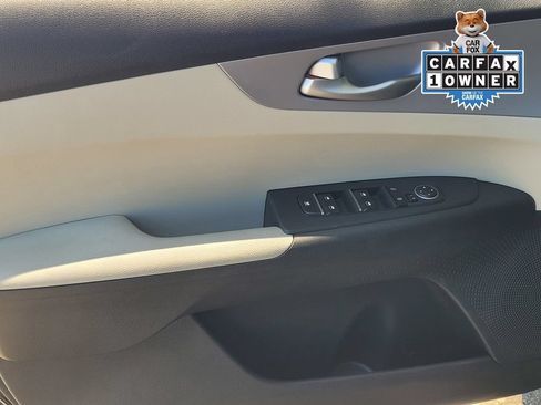 Used 2023 Kia Forte LXS w/ LXS Technology Package FWD image 15