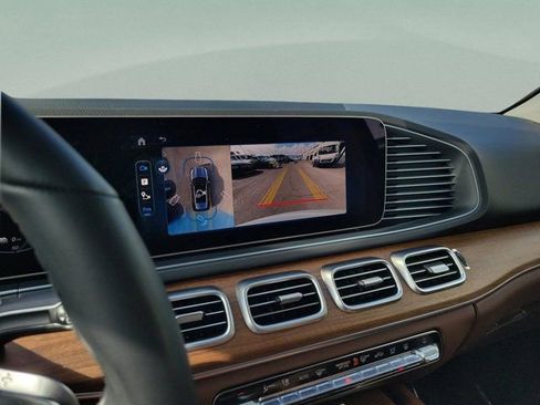Used 2025 Mercedes-Benz GLE 450e 4MATIC w/ Winter Package image 35