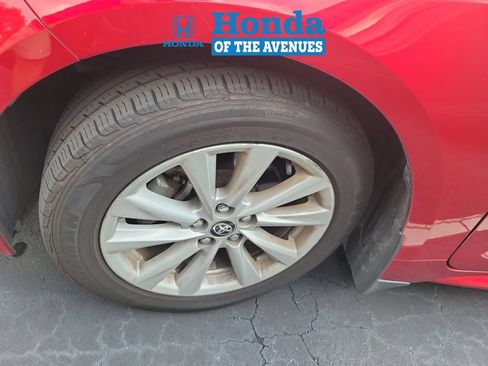 Used 2024 Toyota Corolla SE w/ SE Package FWD image 4