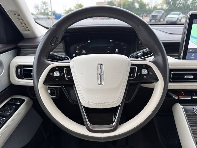 Certified 2023 Lincoln Aviator Black Label w/ Dynamic Handling Package AWD/4WD image 17