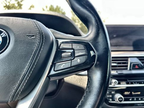 Used 2017 BMW 530i RWD image 32