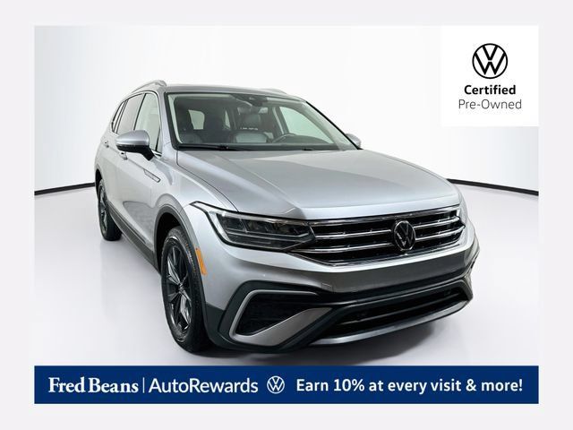 Certified 2024 Volkswagen Tiguan SE AWD/4WD image 1