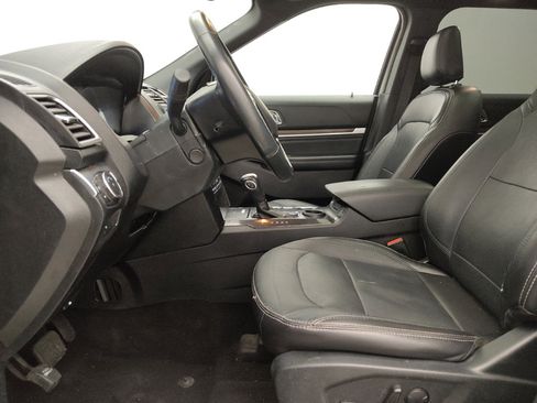 Used 2019 Ford Explorer Limited w/ Class III Trailer Tow Package FWD image 17
