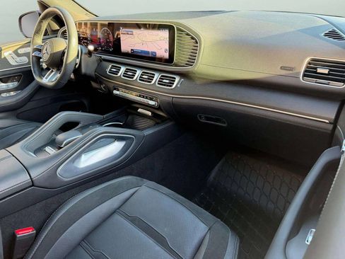 Used 2024 Mercedes-Benz GLE 53 AMG 4MATIC image 2