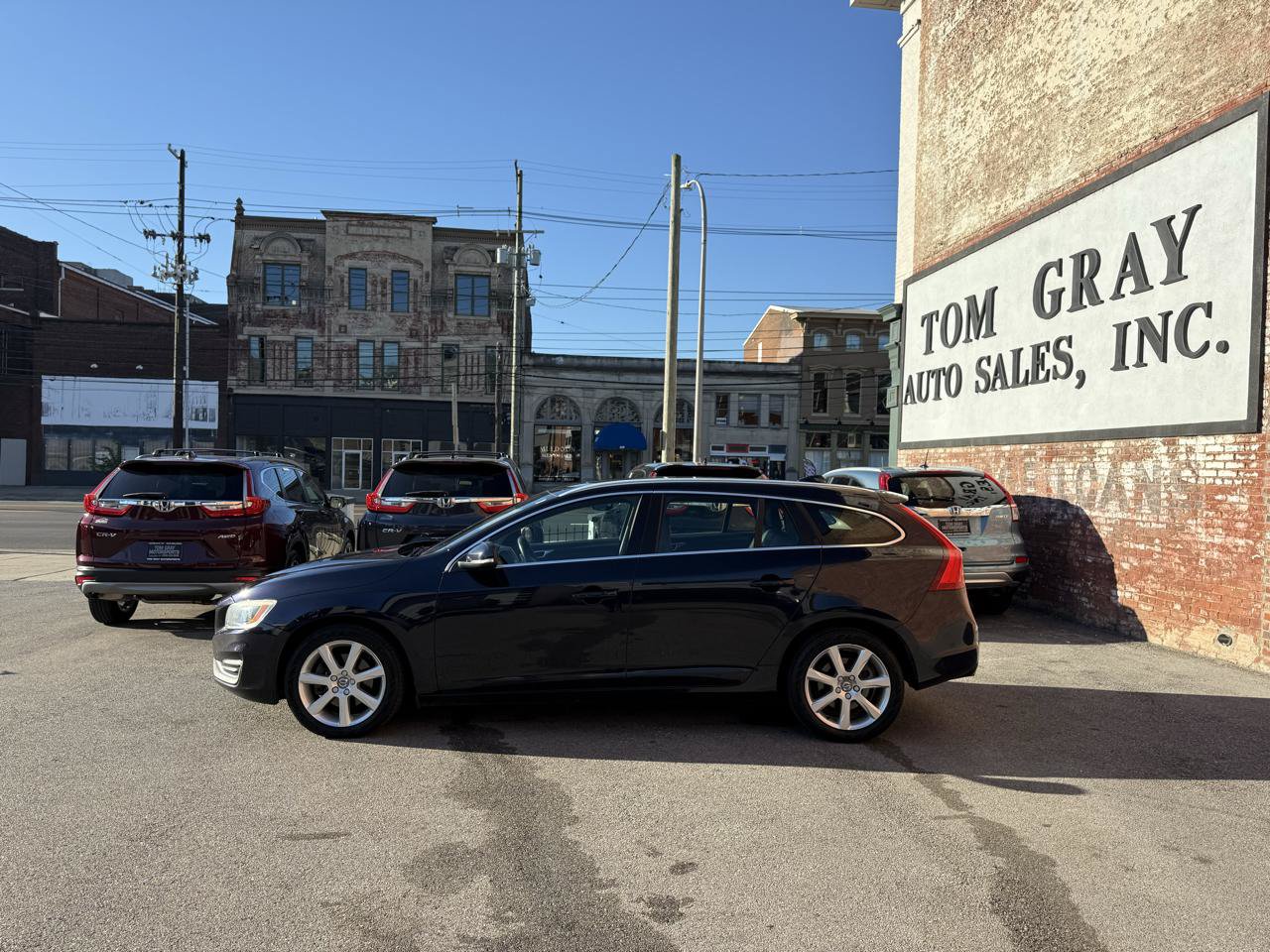 Used 2017 Volvo V60 T5 Premier w/ Convenience Package FWD image 5