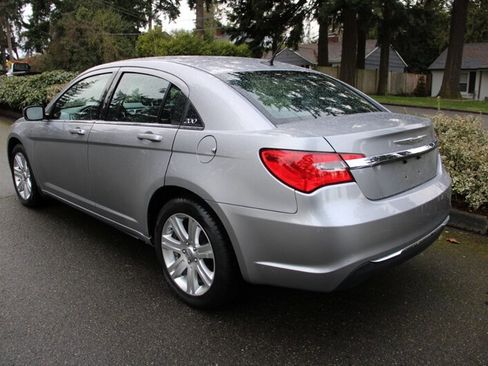 Used 2013 Chrysler 200 Touring image 4
