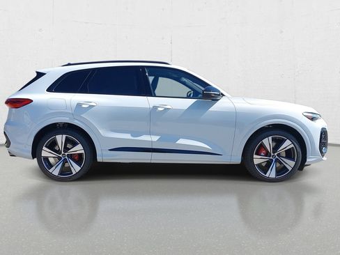 New 2026 Audi SQ5 Premium Plus AWD/4WD image 4