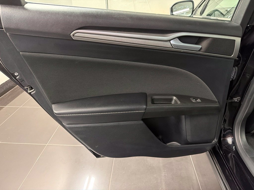 Certified 2019 Ford Fusion SE FWD image 33
