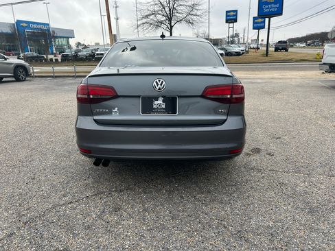 Used 2016 Volkswagen Jetta Sport image 24