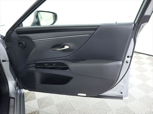 Certified 2025 Lexus ES 300h w/ Premium Package FWD image 26